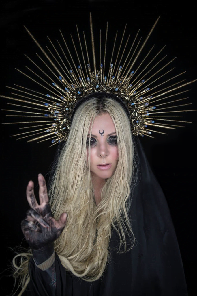 In This Moment - Maria Brink aureola sola